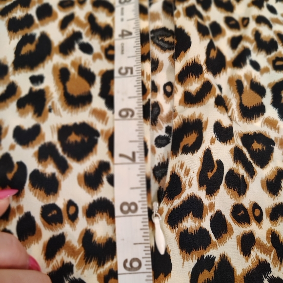 Emery Rose Leopard Women's LG Romper W/Ruffle Straps - Picture 8 of 12